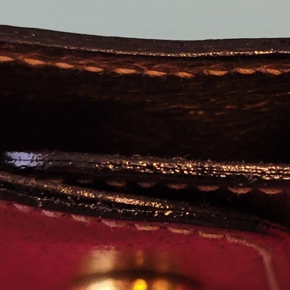 Vintage Gucci Brown Leather 3 Hook Key Case- 1 call out on inside snap. - Picture 3 of 9